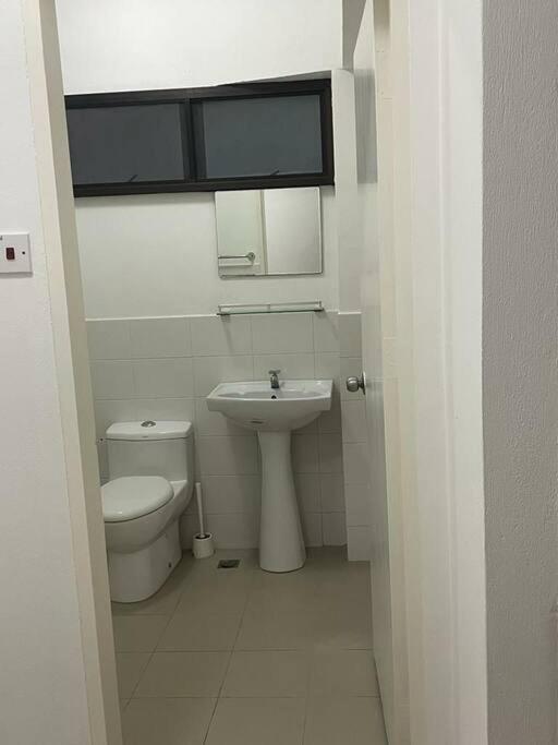 Kk Jungle Hideaway Lovely Apartment 5 Mins Walk To Town Kota Kinabalu Exterior foto