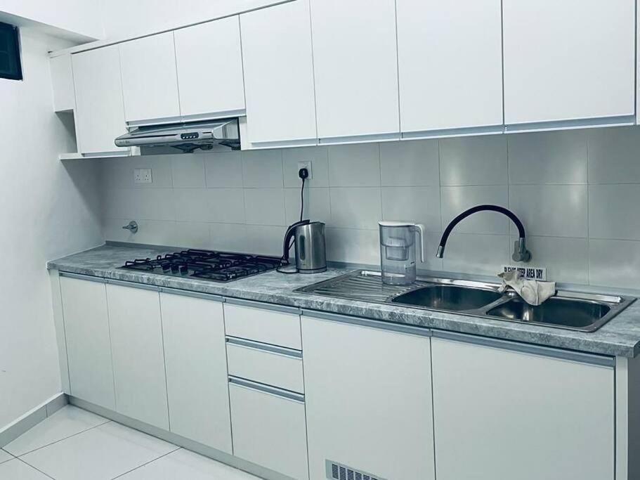 Kk Jungle Hideaway Lovely Apartment 5 Mins Walk To Town Kota Kinabalu Exterior foto